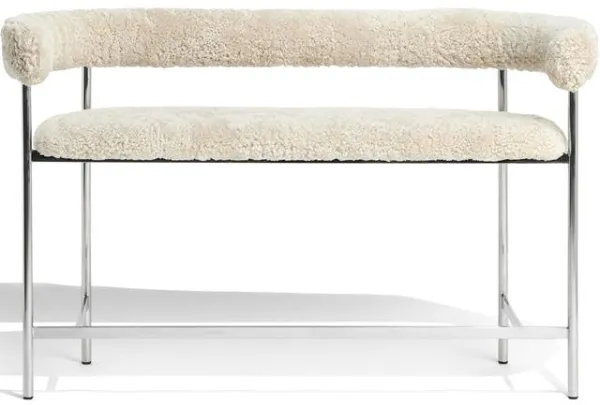 Møbel Copenhagen Font Bar Sofa 75 cm Lammfell Oyster/Polierter Stahlrahmen